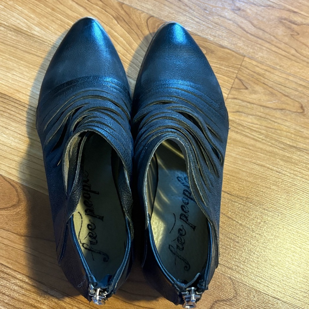 Free People Lost Valley Black Leather Distressed Ankle Bootie Size EU 36 US 6 - Picture 7 of 12